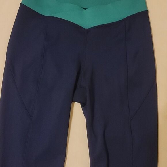 COPY - Ivy Park mid rise, crisscross front leggings size small - Picture 2 of 8